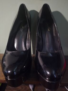 Genshuo Black Patent Platform Pumps